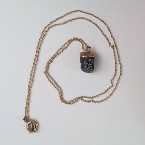 18" Gold Chain Necklace with Dark Blue Raw Stone Pendant (Sapphire)